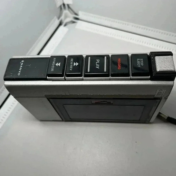 Sanyo Cassette Tape Voice Recorder M1002 (Working) - Picture 2 of 8